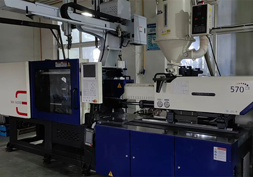 Injection molding machine